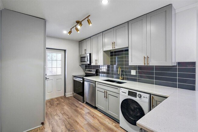 Photo - 779 12th Ave N