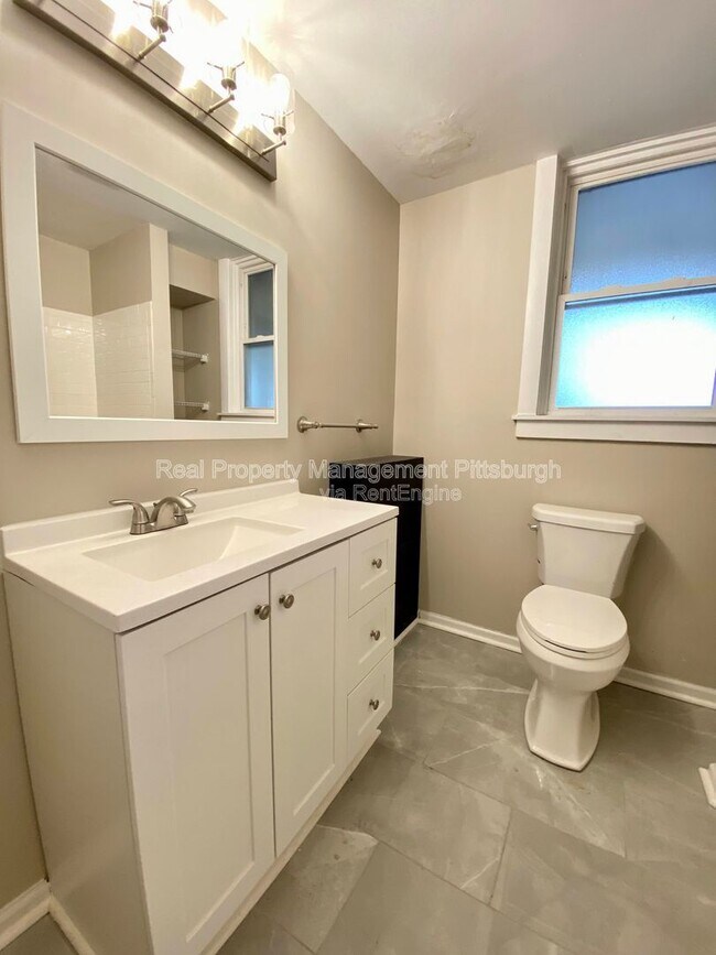 Photo - 5733 Phillips Ave Unidad 2