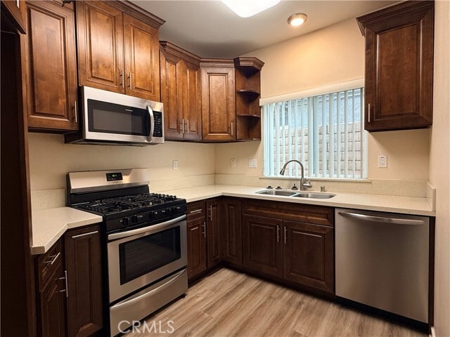 Photo - 242 S Redwood Ave Unidad C