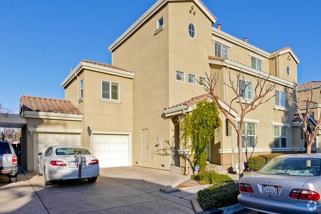 Building Photo - Elegant & Spacious Layout Home In San Jose