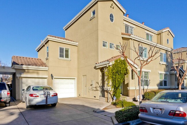 Elegant & Spacious Layout Home In San Jose - Elegant & Spacious Layout Home In San Jose