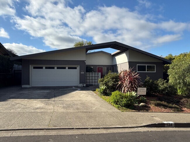 RENTED - THREE BEDROOM / TWO BATH HOME WI... - RENTED - THREE BEDROOM /  TWO BATH HOME WI...