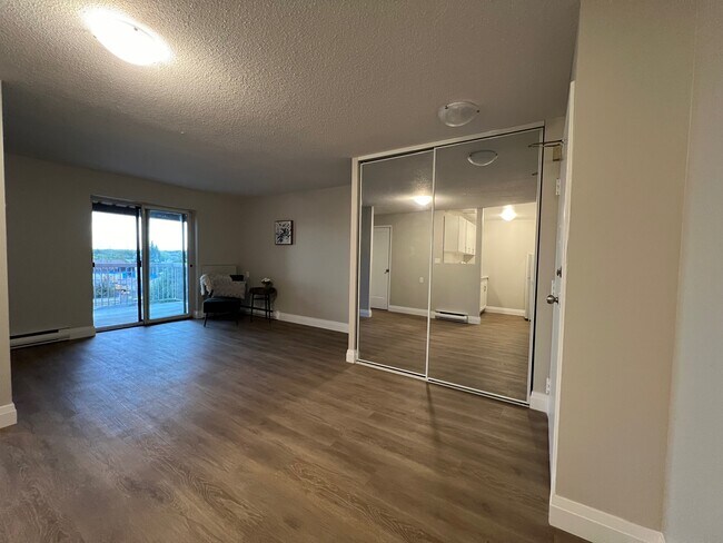 Photo - Harris Tower