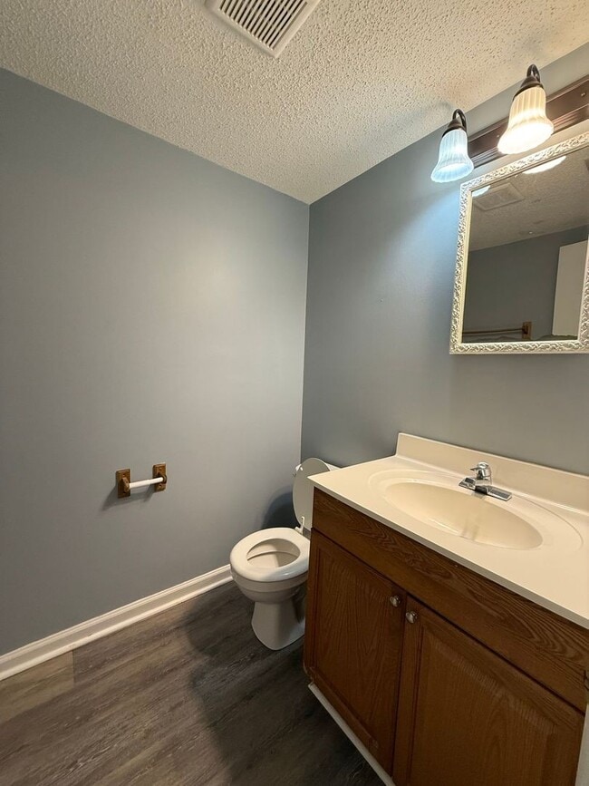 Photo - Nice 2 bedroom,  1.5 bath townhouse