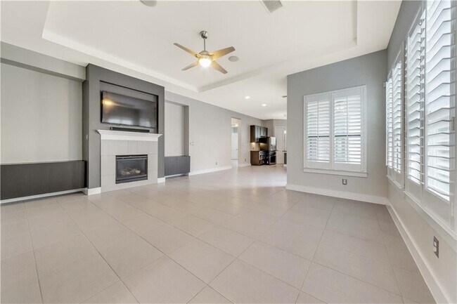 Photo - 309 Jeffrey David Ln W