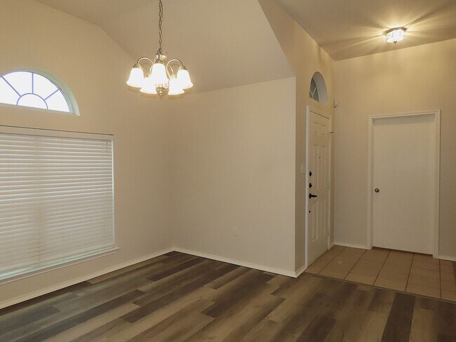 Photo - Beautiful 3 Bedroom, 2 Bath Home in Flint!