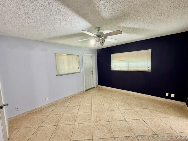 7714 SW 8th Ct