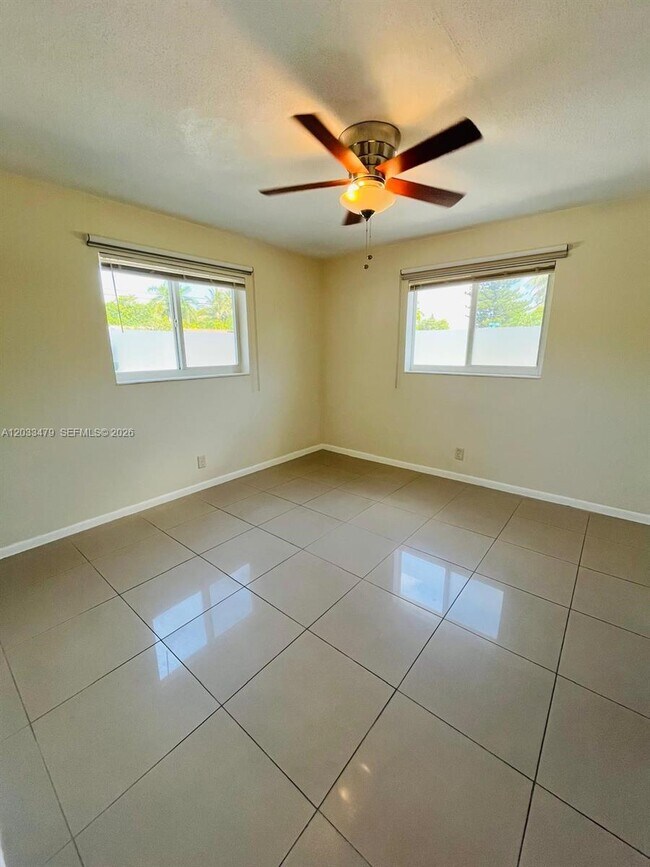 Photo - 2500 NW 9th Ln Unit 1