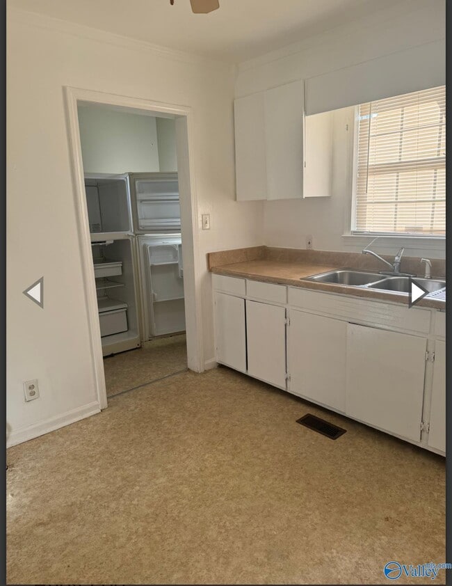 Photo - 801 Fairway Dr NW