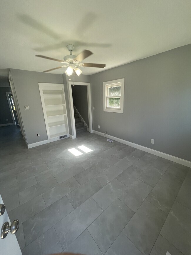 128 Mann Ave