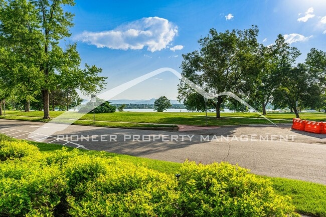 Photo - 2324 Stuart St