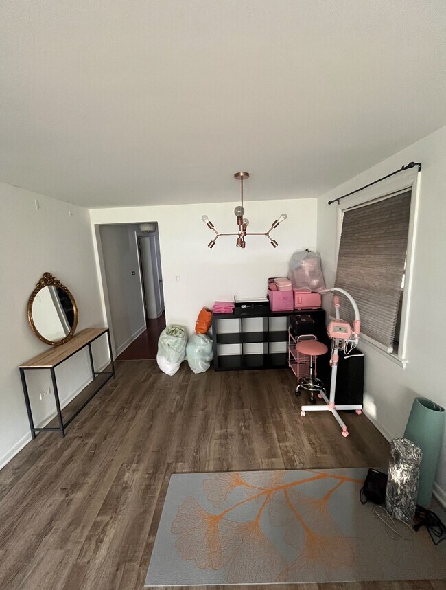 5737 N Elston Ave Unidad 1