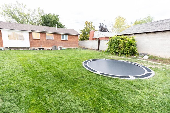 Photo - 160 Caveman Blvd