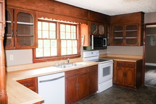 Photo - 2232 Websters Chapel Rd Unit 2232 Upstairs