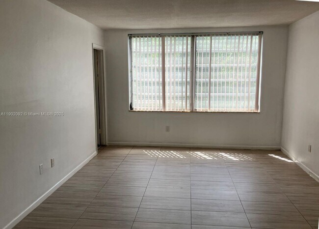Photo - 1601 NE 191st St Unit B316