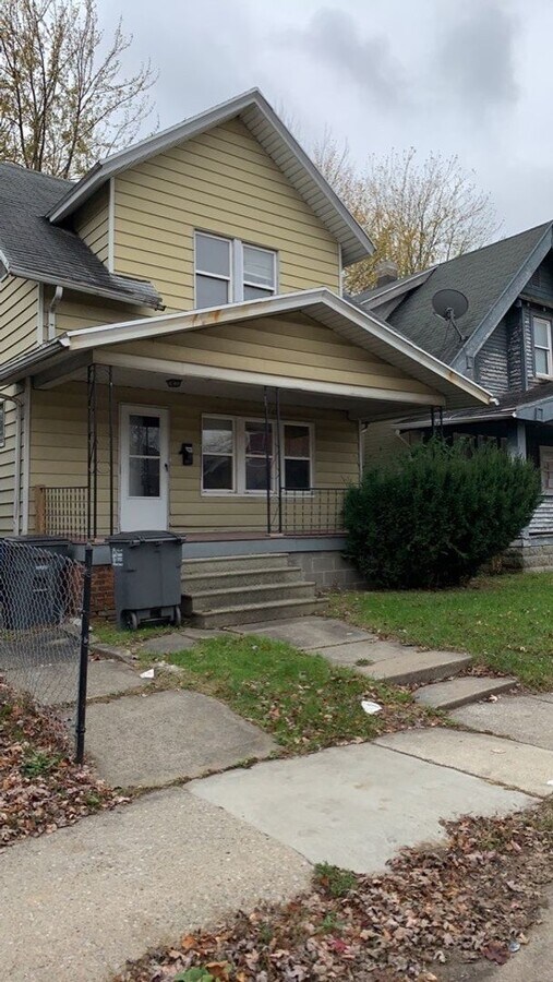 3 Bedroom Home- La Grange - 3 Bedroom Home- La Grange