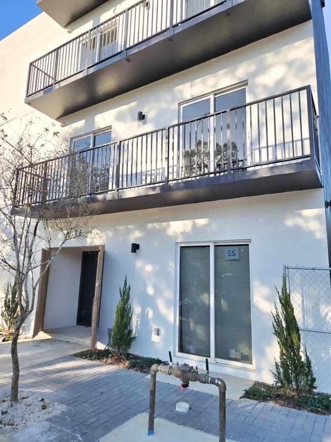Building Photo - 8106 NE 1st Ave Unit 13