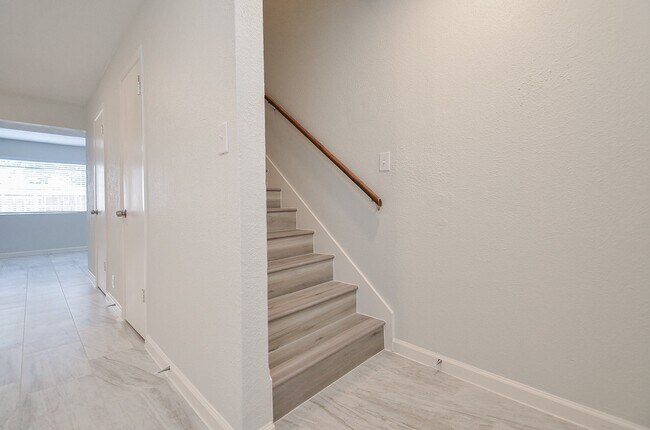 Photo - 8101 Amelia Rd