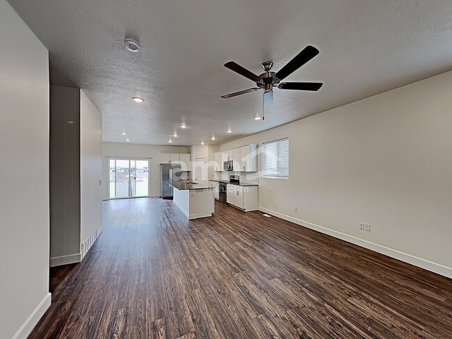 Photo - 2376 E Frontier St