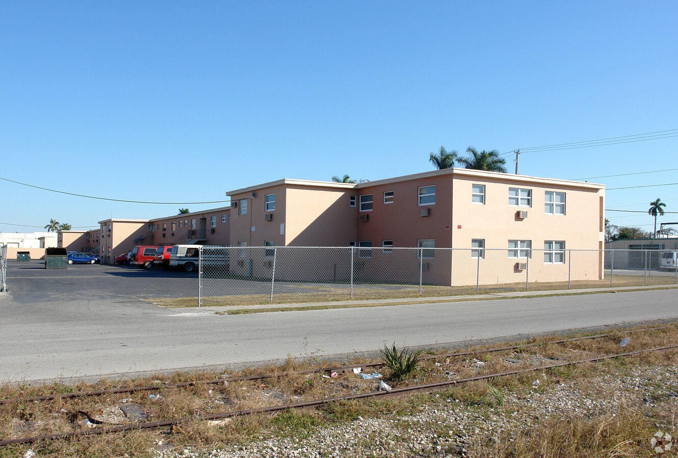 Photo - 130 SW 4th Ave Apartments