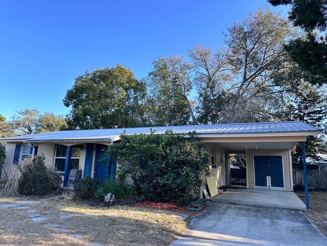 Photo - 263 Almansa Rd