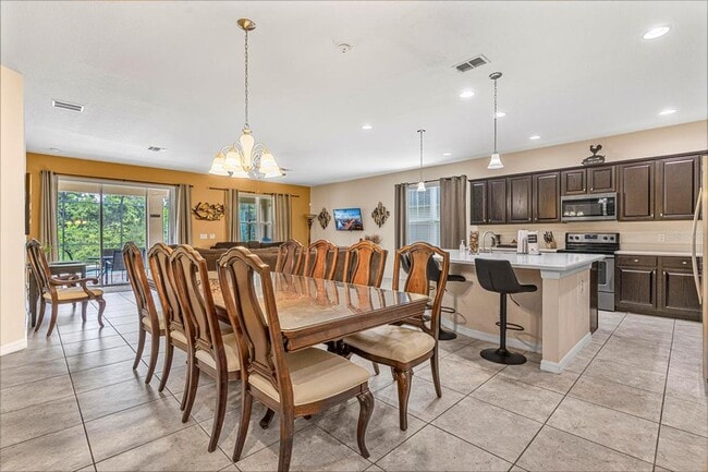 Photo - 946 Suffolk Pl