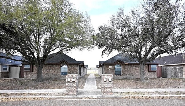 Building Photo - 17 West Dr Unit 3