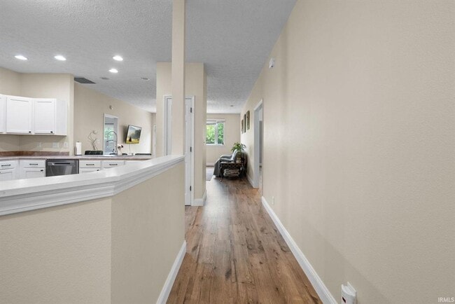Photo - 3BR + Den + Biggest Fenced Yard in Neighborhood