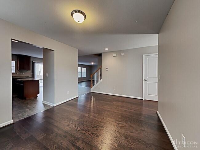 Photo - 461 Denman Loop