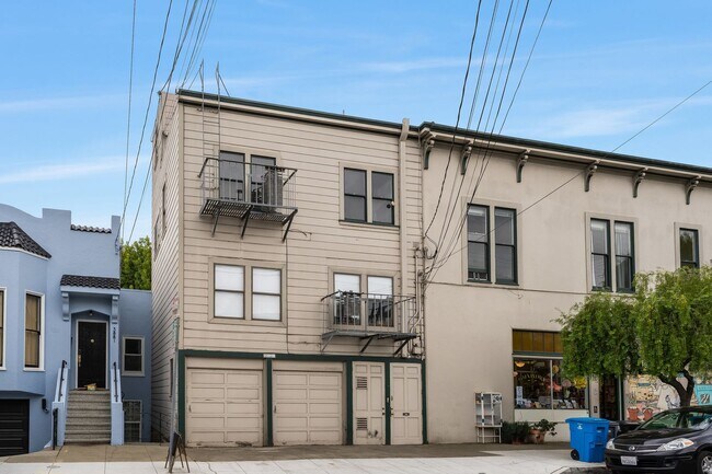 Building Photo - Newly remodeled top floor, pet friendly 1B... Unit 3885 Cesar Chavez Street #4