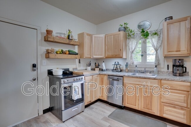 Photo - 944 N 7th St