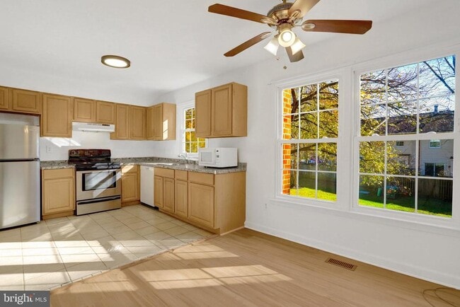 Photo - 9911 Whitewater Dr