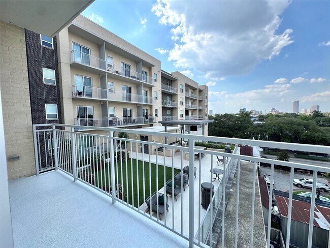 Photo - 3120 Smith St Unit 602