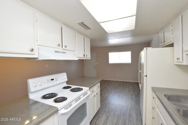 Photo - 3004 E Waltann Ln Unit 7