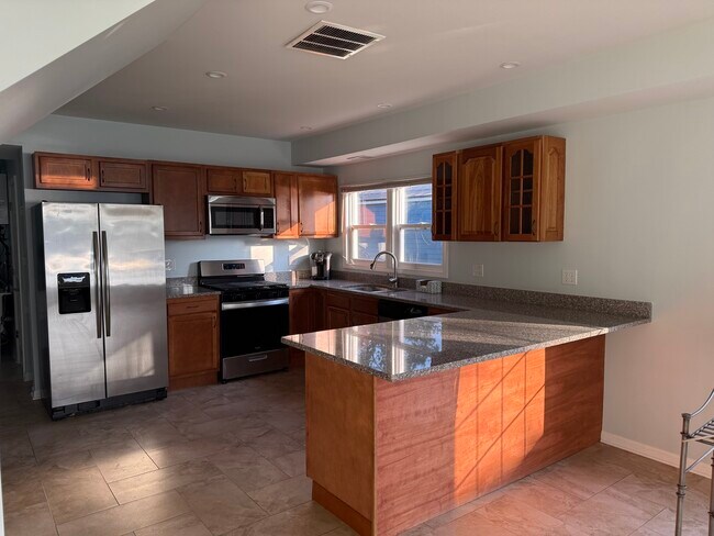 Photo - 1809 N Woodlawn Park Ave