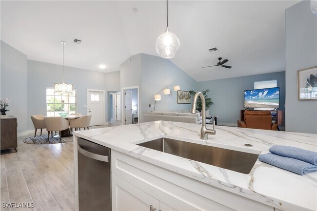 Photo - 1511 Whispering Oaks Cir