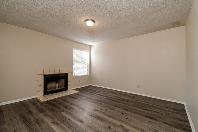 Photo - 3869 W Elgin St