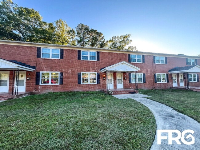 Building Photo - 111 W 15th St