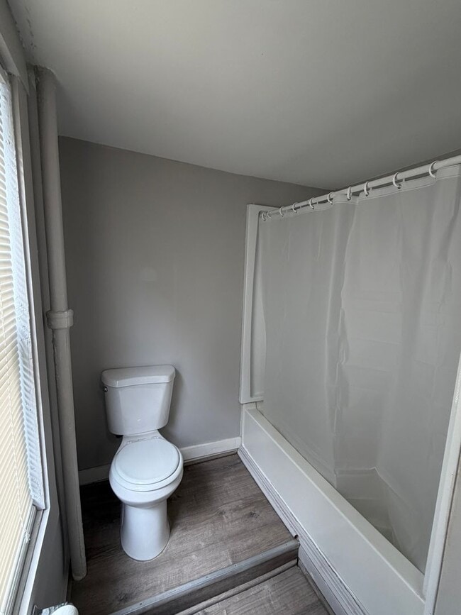 Photo - 04 Stewart Unit 1