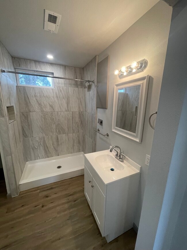 Photo - 2515 Baylor St