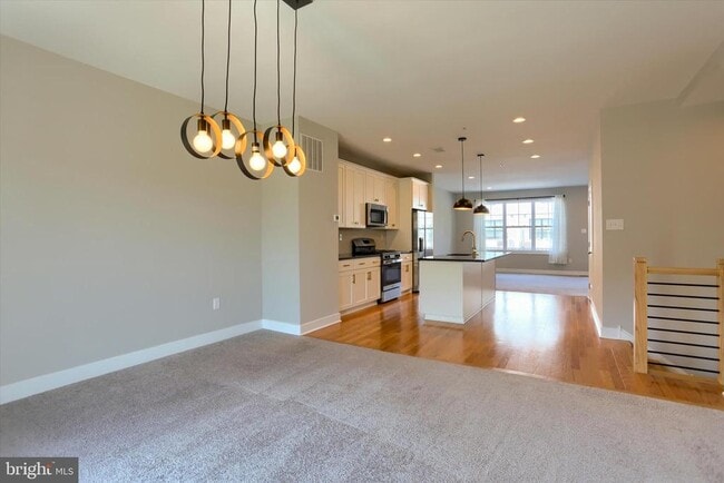 Photo - 320 Walnut St