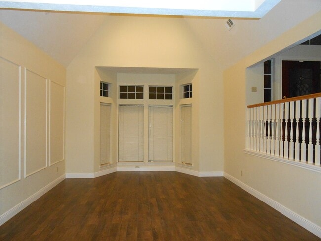 18 Crescent View Ct