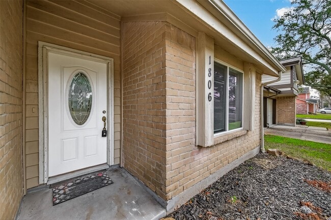 Photo - 1806 Foxlake Dr