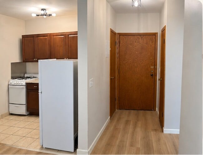 Photo - 3308 Girard Ave S Unidad 101
