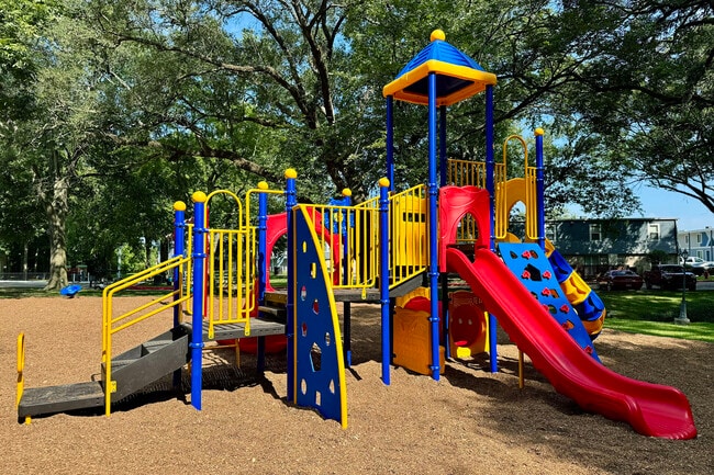 The Arts Apartments at Jefferson Heights