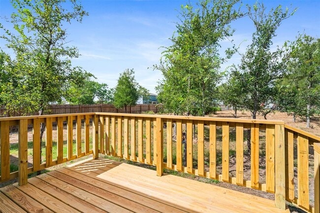 Photo - 265 Hershal Ln