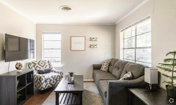 Building Photo - 204 Collinsville St Rental