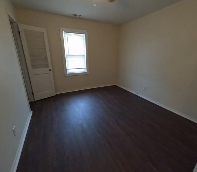 Photo - 724 E Lawrence St