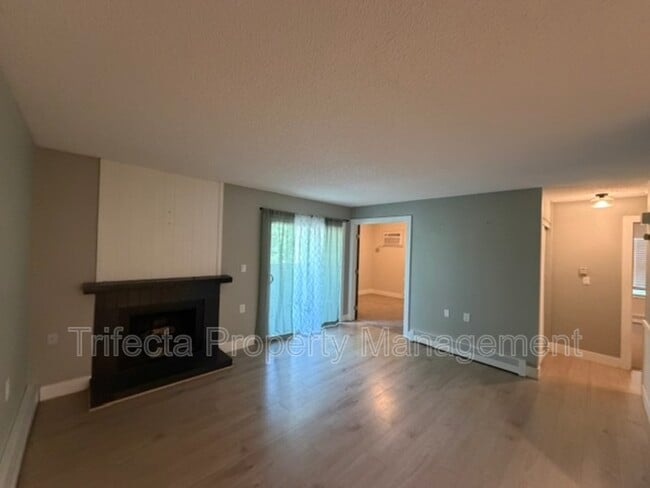 Photo - 3431 Stover St