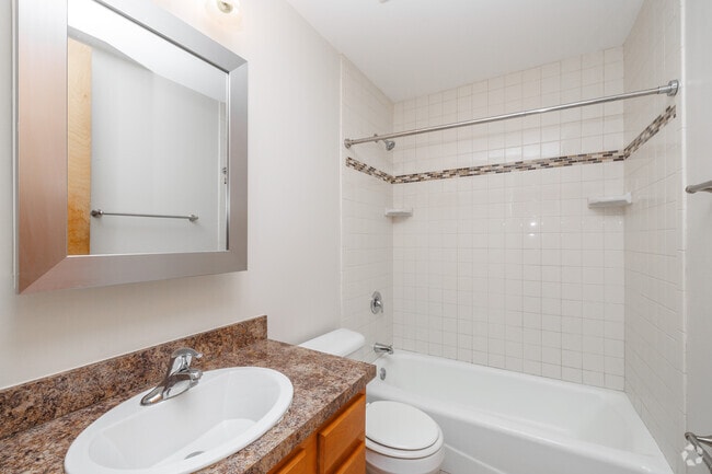 2BR, 1BA - 750SF - Bathroom - South Bay Apartments